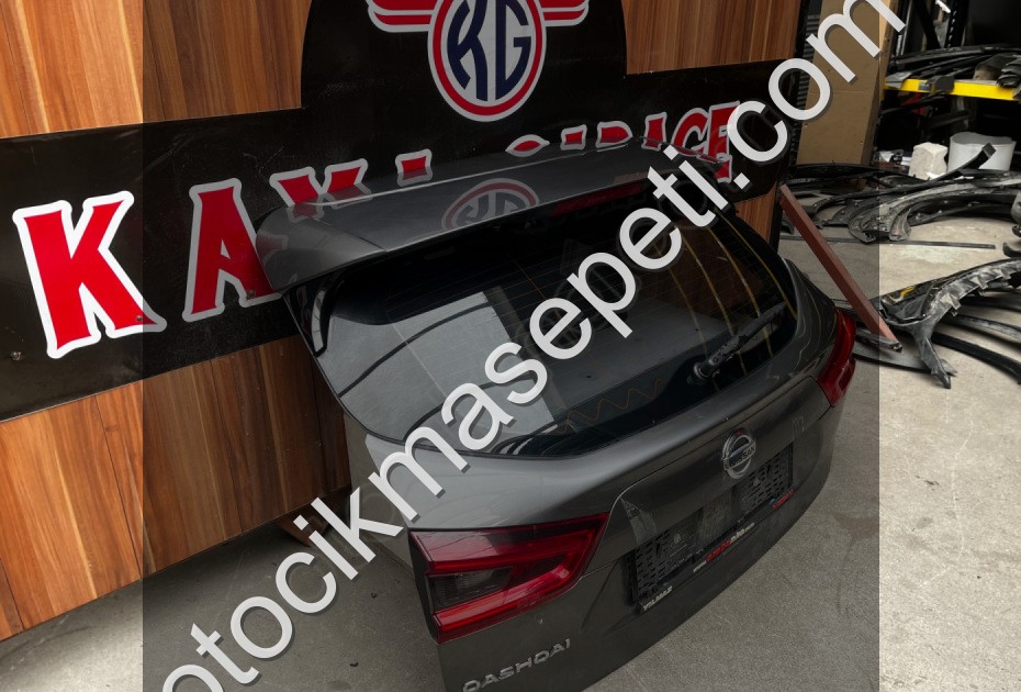 Nissan Qashqai J11 Bagaj Kapağı