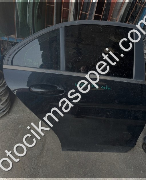 MERCEDES W205 SAĞ ARKA KAPI OTO FEDAİ