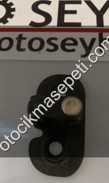 6Q6827517A Volkswagen Polo 2014 bagaj kilit karşılığı