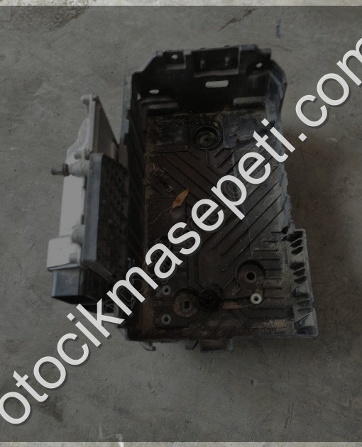 9851418180 Opel Corsa F Akü alt sacı