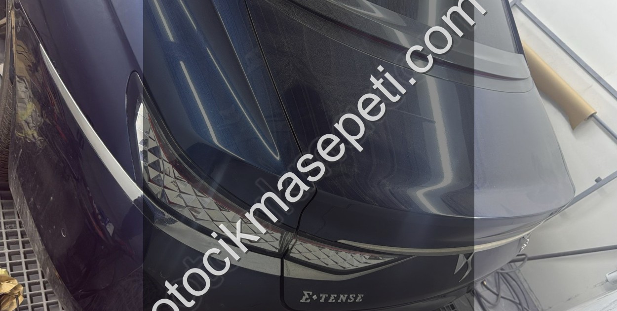 2023 DS 9 ÇIKMA ORJİNAL HATASIZ ARKA BAGAJ KAPAGI