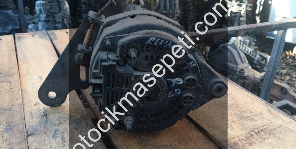 Renault 9 şarz dinamosu