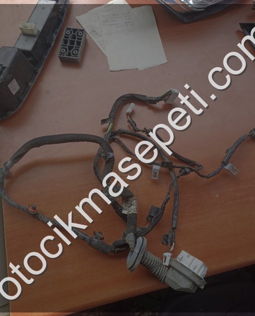 Hyundai Accent Era Sol Ön Kapı Tesisatı