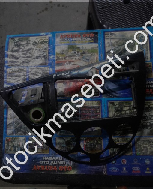 98AB A046A04 AEW Ford Focus 1 98/04 teyp çerçevesi