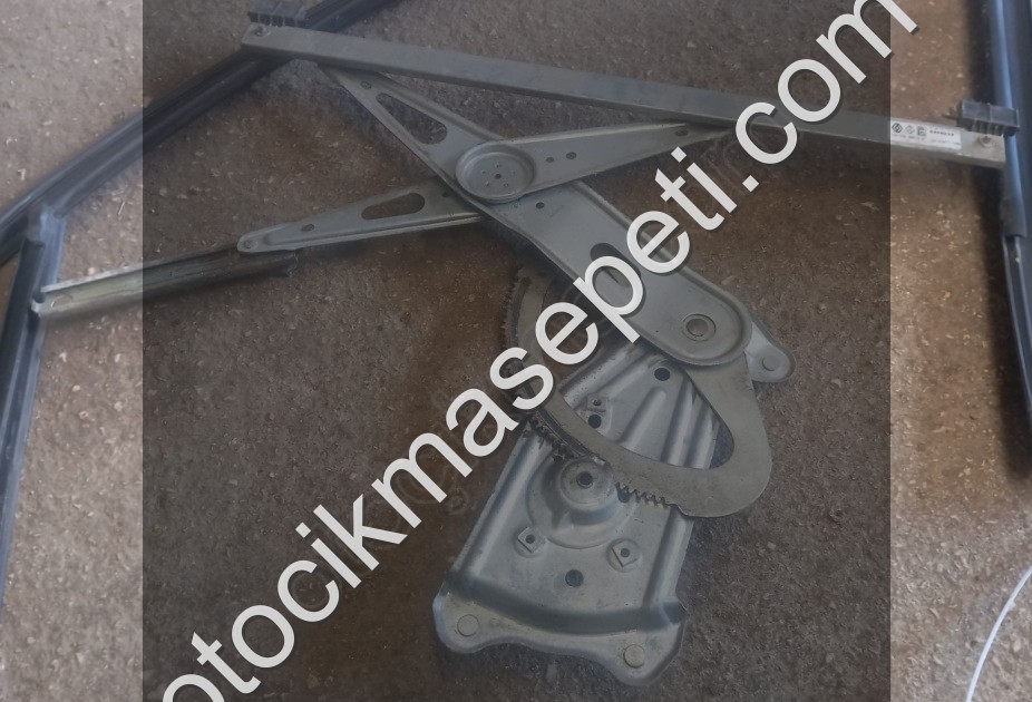 Renault Fluence sağ ön cam krikosu 807200013