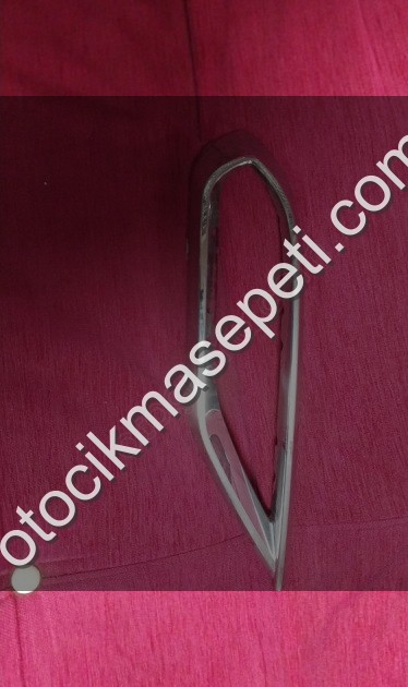 5NA807833 orj 2017 vw tiguan arka egsoz kapağı çıtası