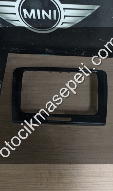 3T0858069 SKODA SUPER B TEYP ÇERÇEVESİ