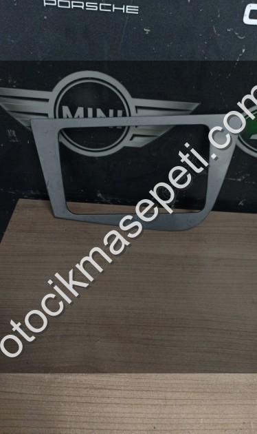 1P1858071A SEAT LEON TEYP ÇERÇEVESİ 2006-2010