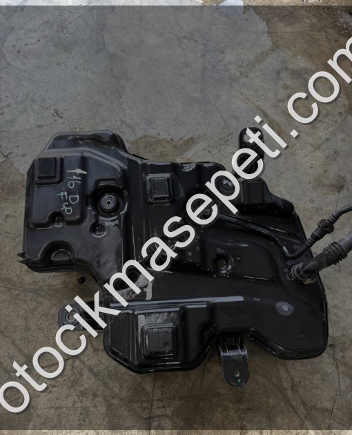 BMW F40 1160 YAKIT DEPOSU