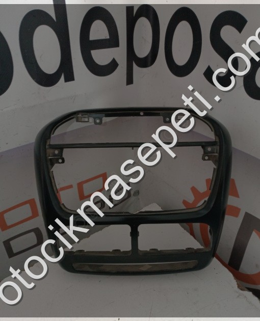 Fiat Doblo 3 Radyo Teyp Çerçevesi Torpido Orta Çerçevesi 2009-14