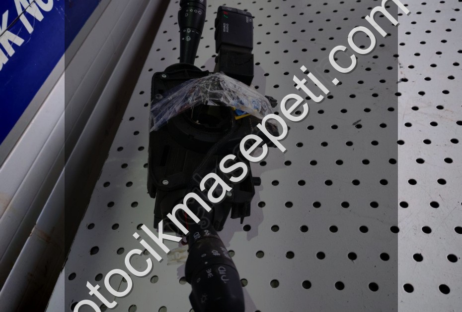 RENAULT CLIO 4 SILGI KOLU FAR KOLU DİREKSYON KOLU-DÜZCE ÇIKMA