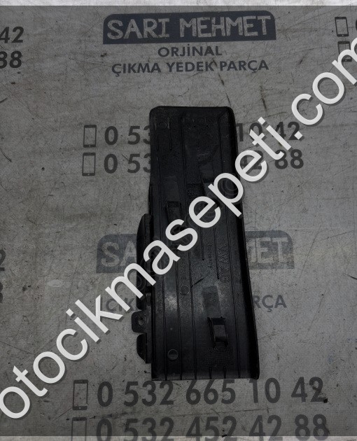 ÇIKMA VW SCİROCCO AYAK BASMA PLASTİĞİ