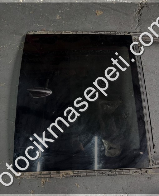 HYUNDAİ İ30 ARKA SANROF CAMI