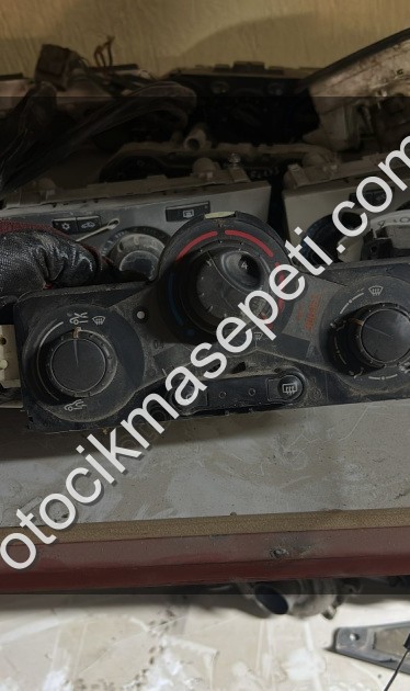 RENAULT MEGANE 2 ÇIKMA ORJİNAL KLİMA KONTROL PANELİ