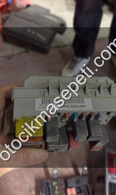 2007 FİAT ALBEA ÇIKMA ORJİNAL MOTOR İÇİ SİGORTA TABLASI