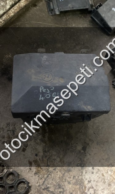 Pejo 405 sigorta muhafaza plastik