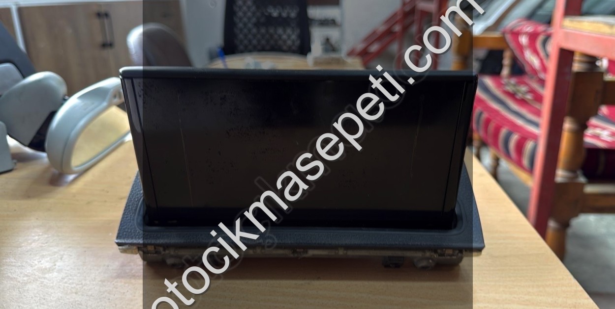 2015-2019 AUDİ A3 MMI MULTİMEDYA EKRAN 8V0 857 273 M ORJ ÇIKMA