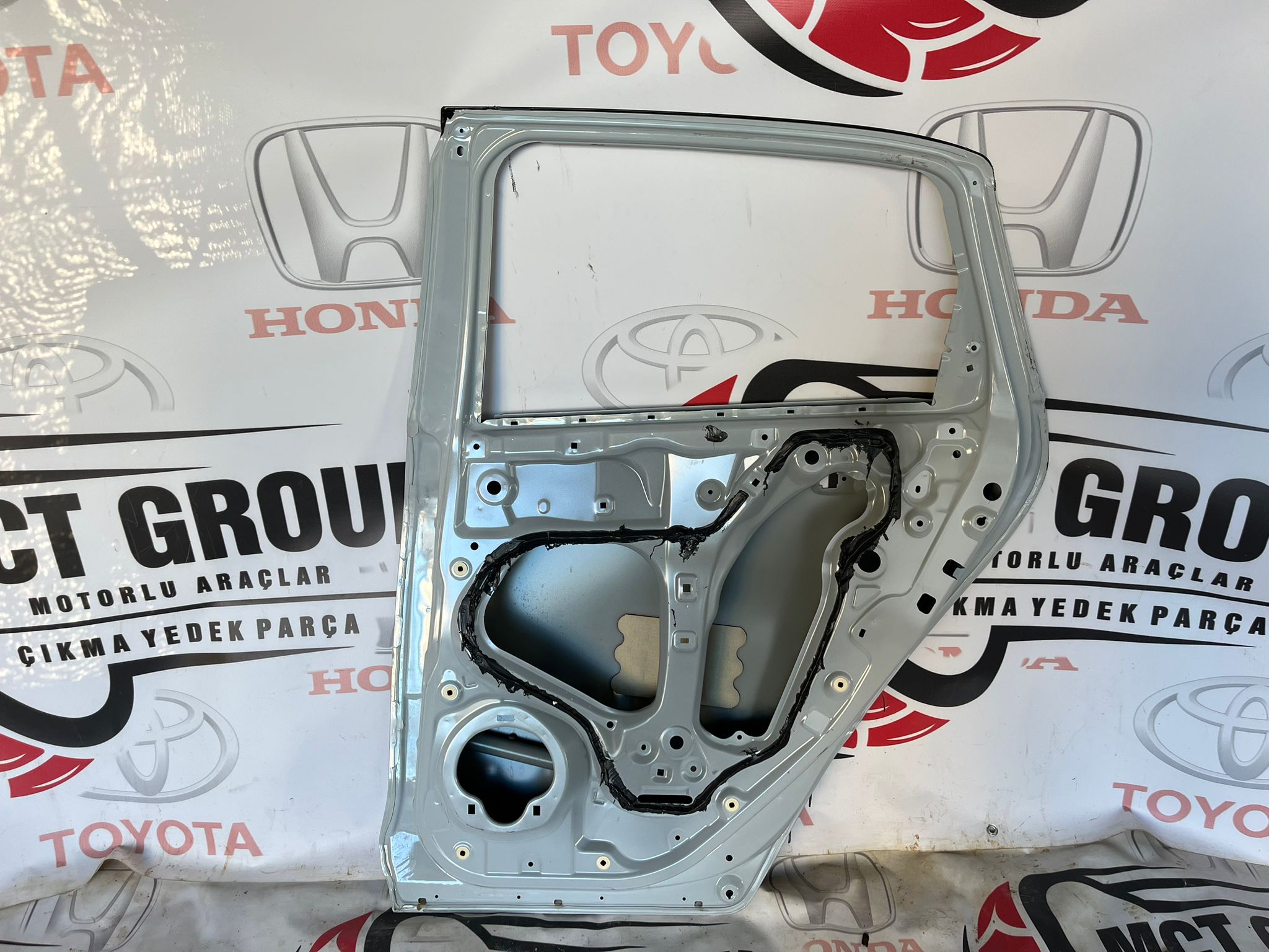 HONDA JAZZ SAĞ ARKA KAPI 2021-2025 ÇIKMA ORJINAL